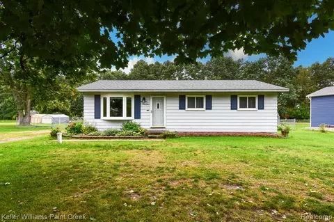 5463 Oregon Trl, Lapeer, MI 48446