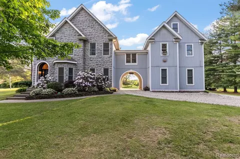 3590 Meadow Ln, Dryden, MI 48428