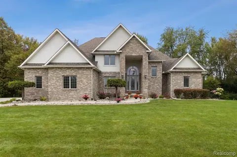 4143 Grandview Dr, Flushing, MI 48433