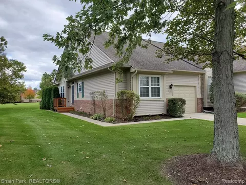 41609 Blair Dr, Novi, MI 48377