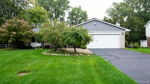 22608 Deerfield Rd, Novi, MI 48375