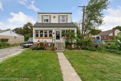 31440 Dover St, Garden City, MI 48135
