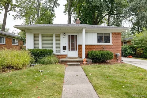 607 Fairway Dr, Royal Oak, MI 48073