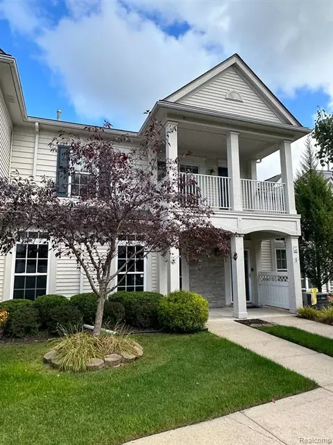 25719 Maritime Cir S, Harrison Township, MI 48045