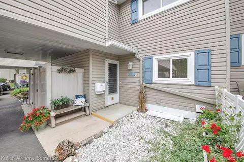 737 Kirts Blvd, Troy, MI 48084
