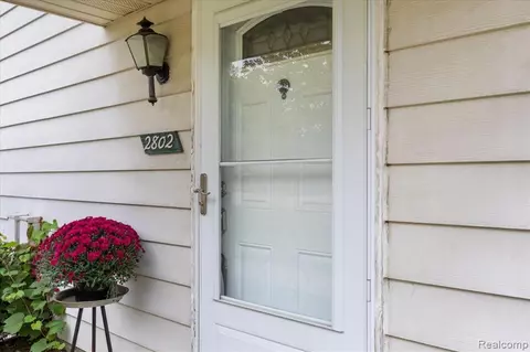 2802 Willow, Lake Orion, MI 48360
