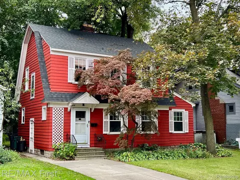 20 Kensington Blvd, Pleasant Ridge, MI 48069