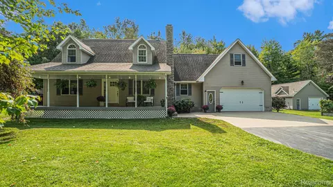 2366 E Cody Estey Rd, Pinconning, MI 48650