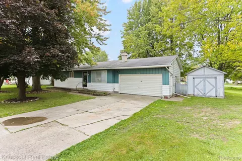 4796 S Washington Rd, Saginaw, MI 48601