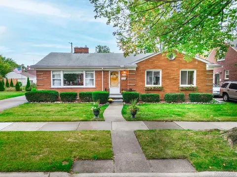1551 12th St, Wyandotte, MI 48192