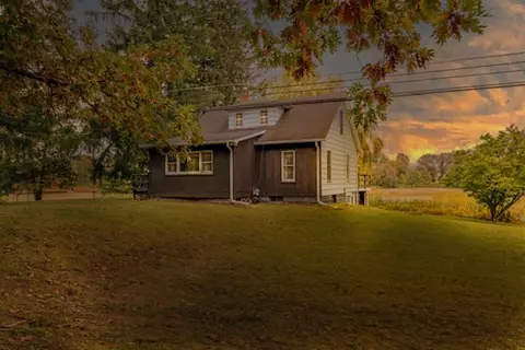 8870 Crosby Lake Rd, Springfield, MI 48346