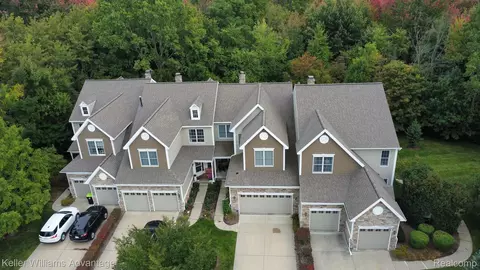 26248 Fieldstone Dr, Novi, MI 48374