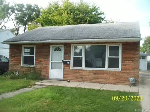 1621 E Meyers Ave, Hazel Park, MI 48030