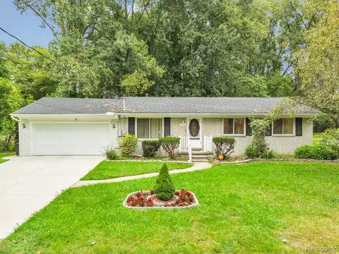 20900 Westland Dr, Southfield, MI 48075