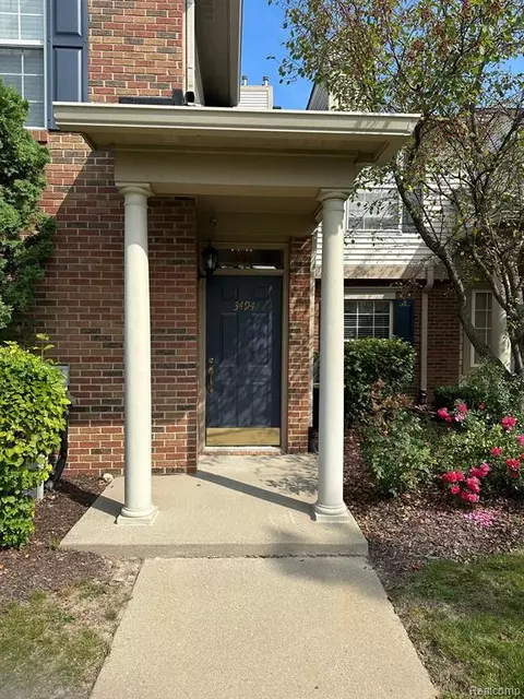 3494 Oakmonte Blvd, Rochester, MI 48306
