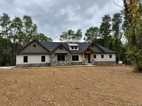 3 Brighton Rd, Genoa, MI 48116