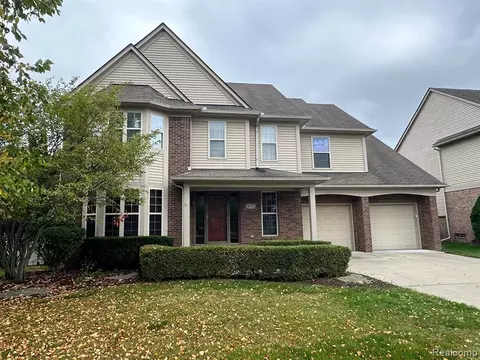38782 Hampton Ct, Harrison Township, MI 48045