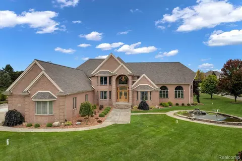 9450 Shyre Cir, Davison, MI 48423