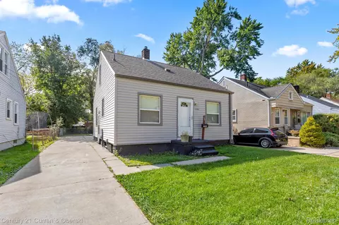 19208 Woodside St, Harper Woods, MI 48225