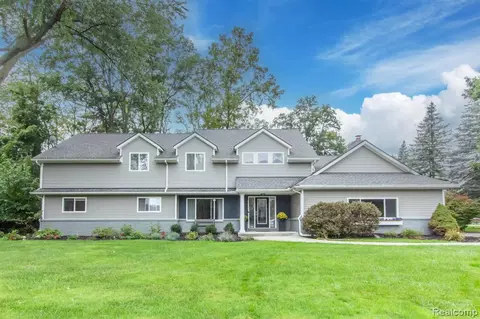 3632 Bayou Dr, West Bloomfield, MI 48323