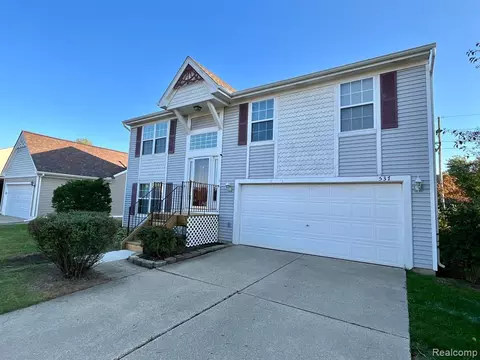 537 Victorian Ln, Belleville, MI 48111