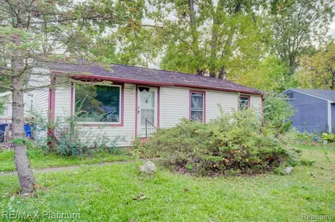 9 Blain Ct, Ann Arbor, MI 48108