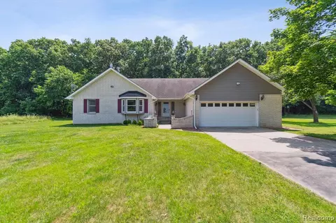 5846 Katie Ln, Ann Arbor, MI 48105