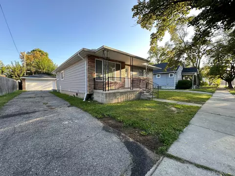 8261 Packard Ave, Warren, MI 48089