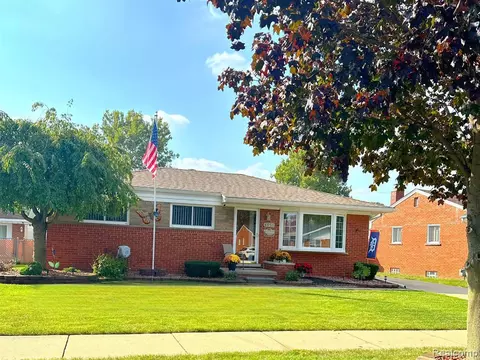 6051 Shadowlawn St, Dearborn Heights, MI 48127
