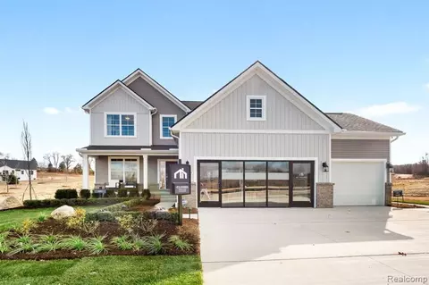 8337 Silica Dr, White Lake, MI 48386