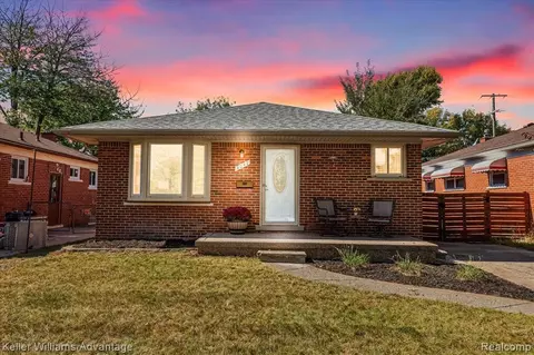 6047 N Highland St, Dearborn Heights, MI 48127