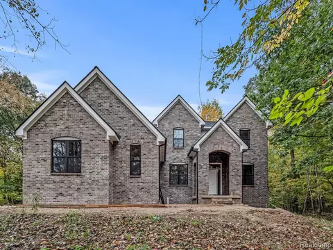 4508 Ava Ln, Clarkston, MI 48348