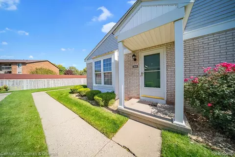 24649 Lake Meadow Dr, Harrison Township, MI 48045
