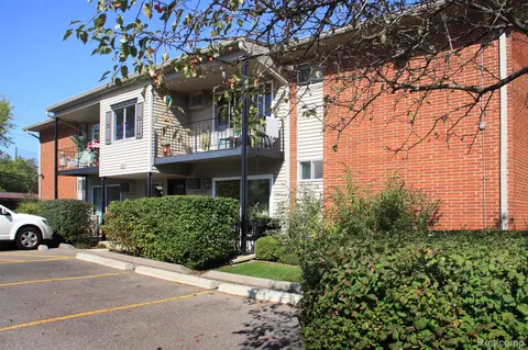 395 Benjamin Ave #1, Royal Oak, MI 48073
