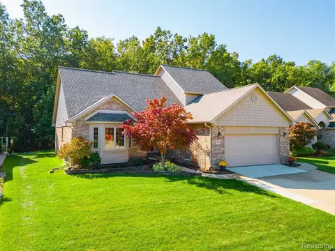 23609 Andrew Blvd, Flat Rock, MI 48134