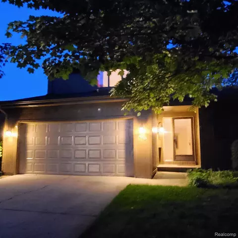 469 Groveland Dr, Frankenmuth, MI 48734