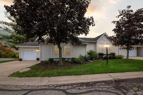 1396 Shire Ct, Howell, MI 48843