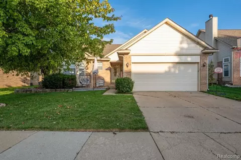 23601 Stauch Dr, Flat Rock, MI 48134