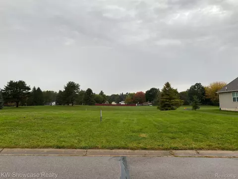 407 Golfside Dr, Lapeer, MI 48446