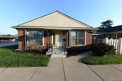 40154 Newport Dr, Plymouth, MI 48170