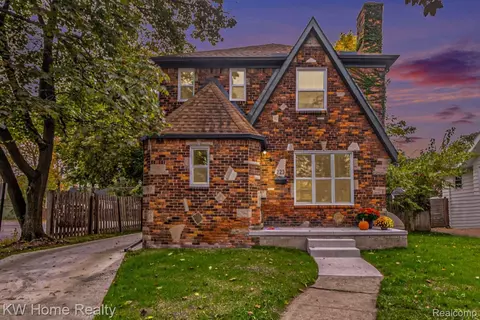 223 Albany St, Ferndale, MI 48220