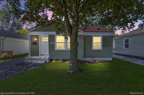 2027 Martin Rd, Ferndale, MI 48220