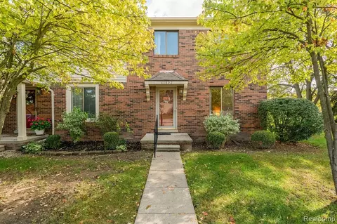 40892 Highpointe Dr, Clinton Township, MI 48038