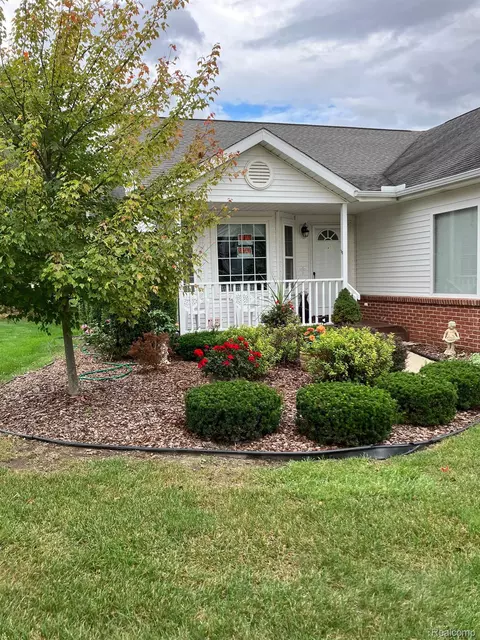 1132 Curzon St, Howell, MI 48843 photo 1