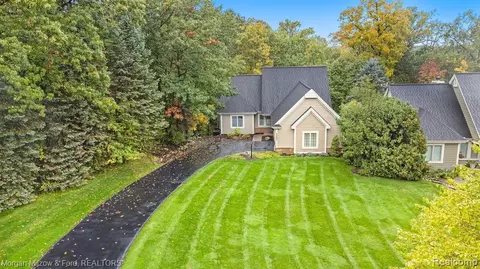 7253 Rabbit Ears Pass Pass, Clarkston, MI 48346