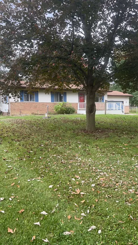 12504 Linden Rd, Fenton, MI 48451
