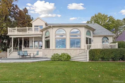 2266 Parker Dr, Yankee Springs, MI 49348
