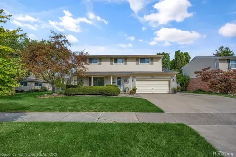35600 Oakdale St, Livonia, MI 48154