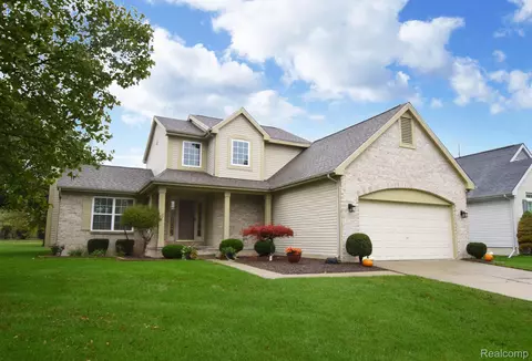 1401 Columbia Dr, Flint, MI 48503