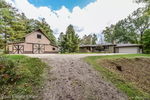 9497 E Lovejoy Rd, Deerfield, MI 48451